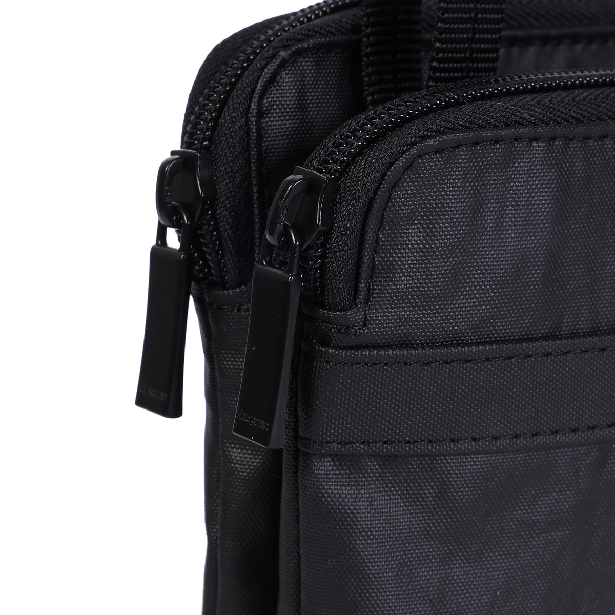 Rupee Rfid Passport Holder Creased Black/Coral
