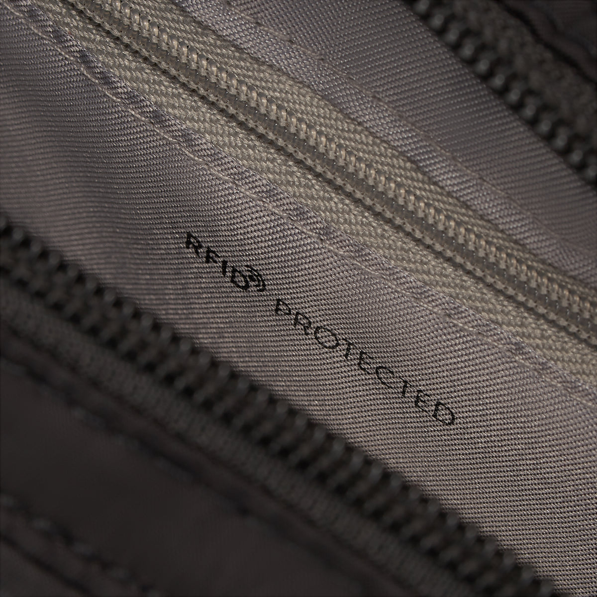 RUSH S | VERTICAL CROSSOVER