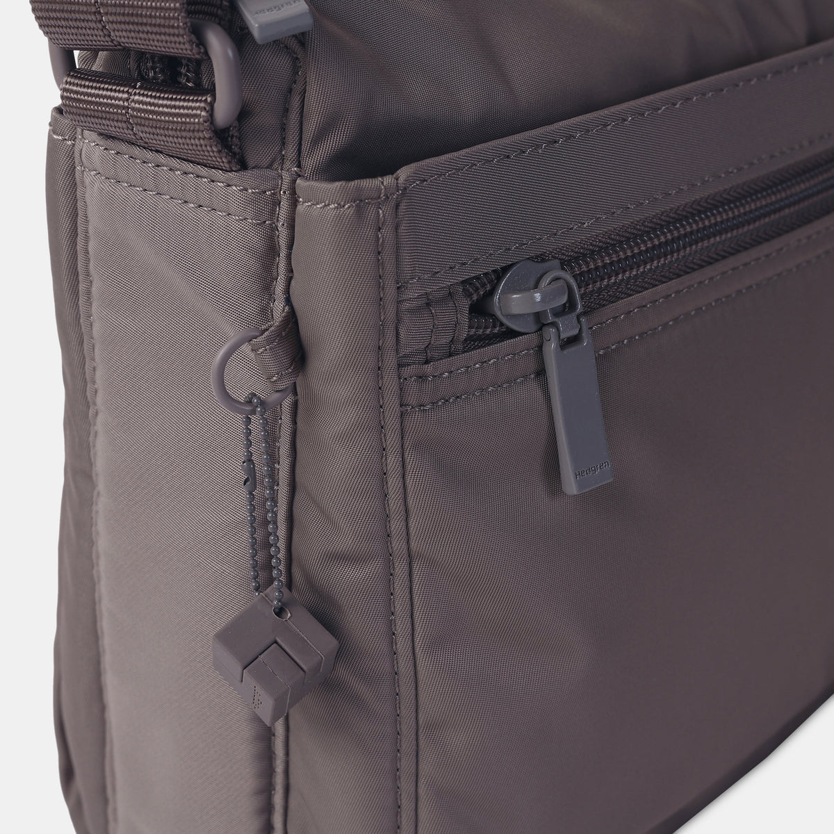 EYE M | SHOULDER BAG