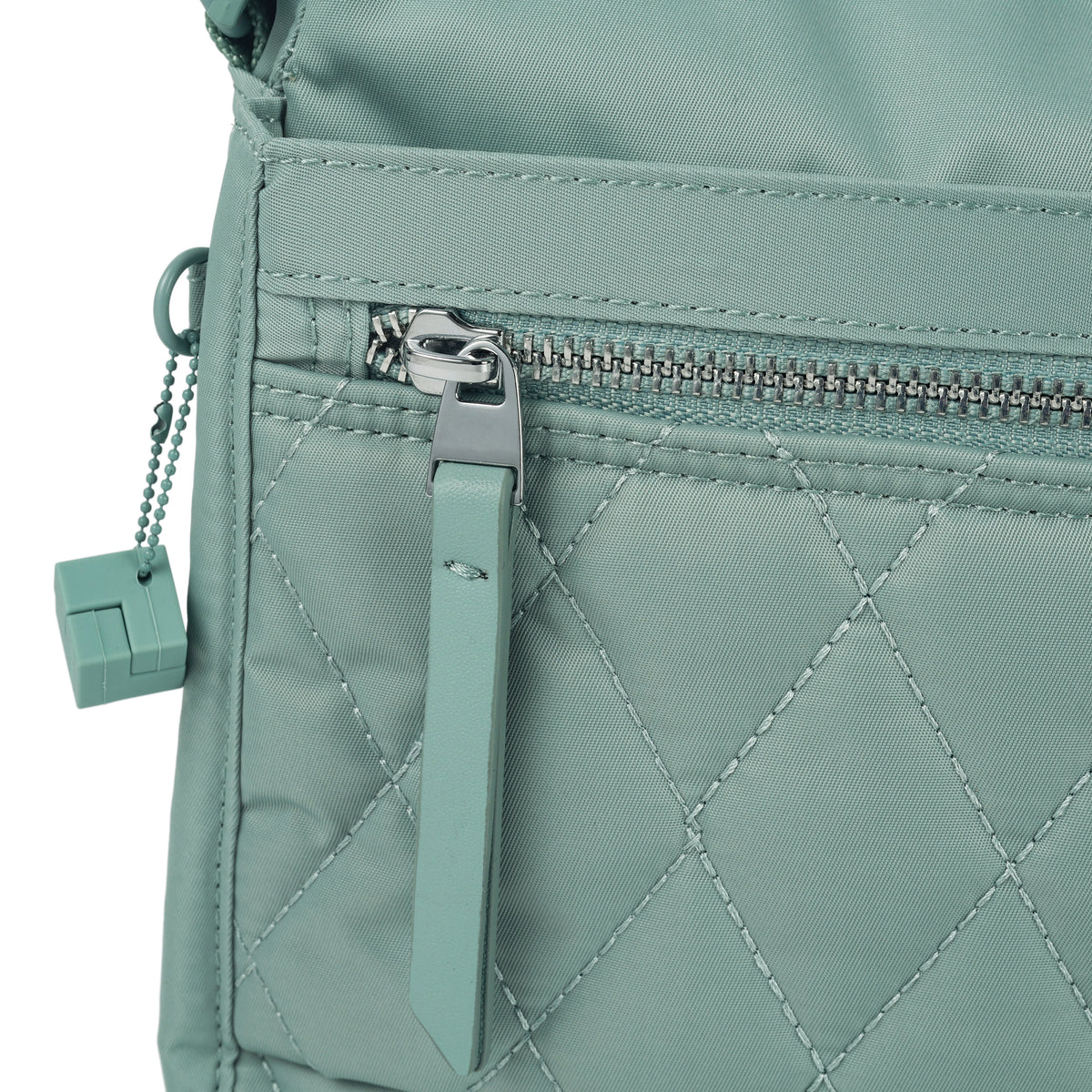 Eye M Shoulder Bag Medium Quilted Sage