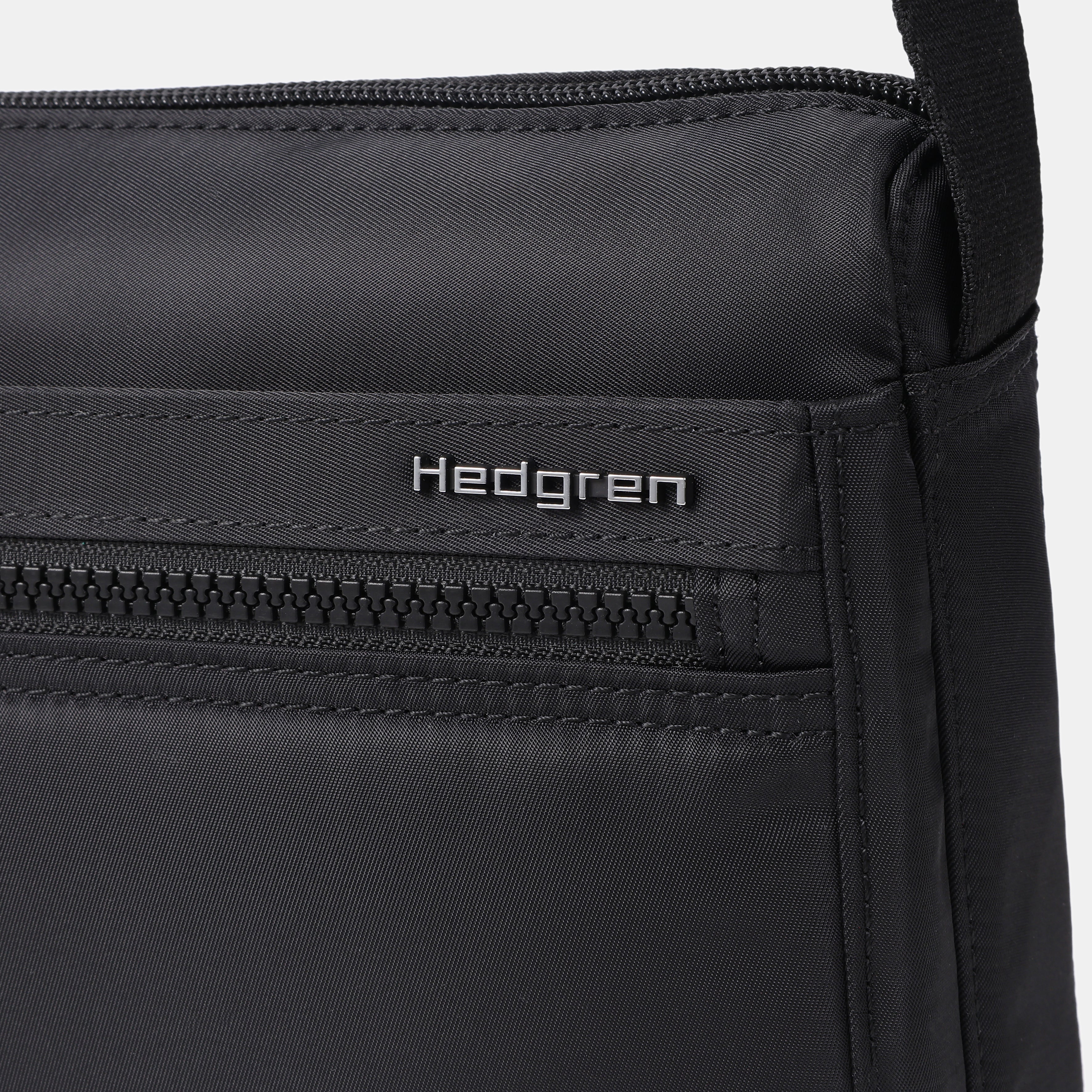 EYE Medium | Crossbody M + RFID | 100% Recycled RPET