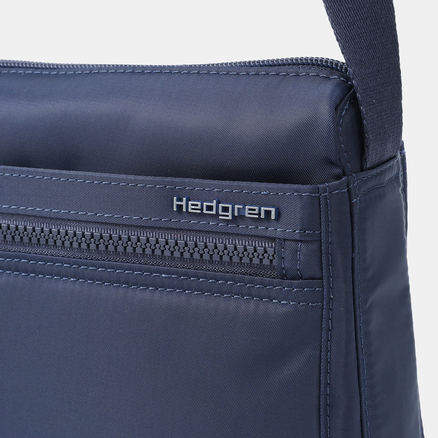 EYE | Crossbody + RFID | 100% Recycled RPET