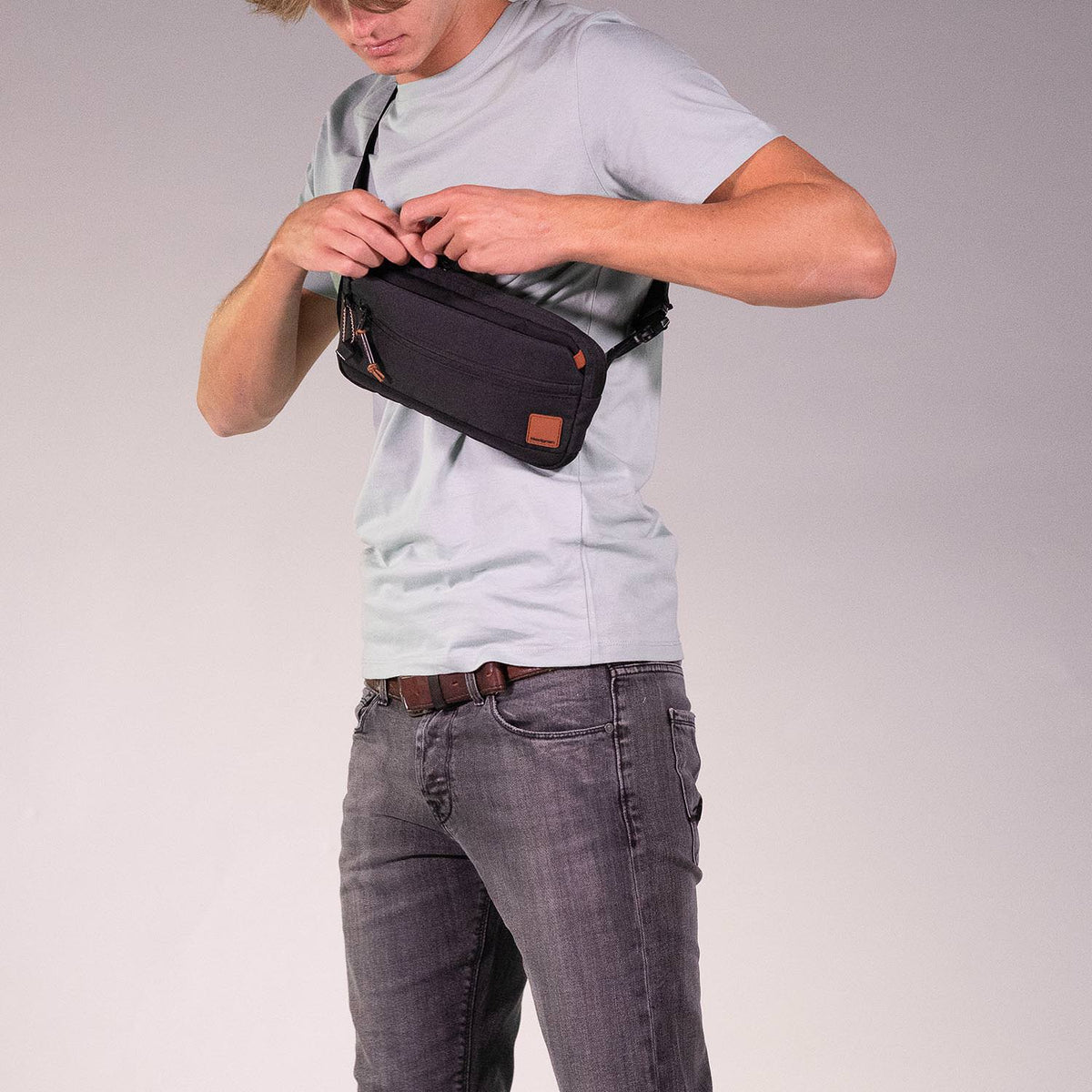 Hedgren COAST Waistpack with RFID