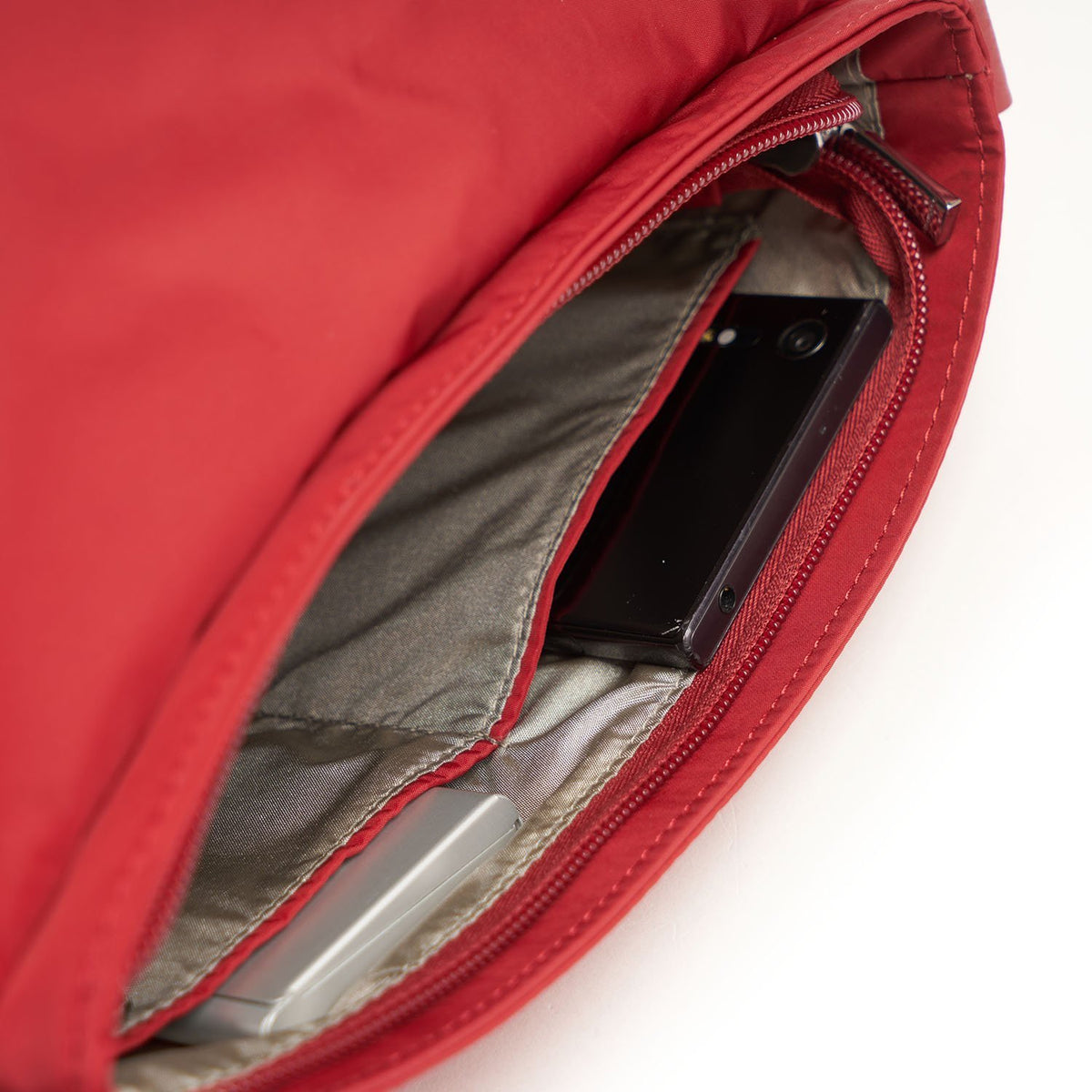 Women’s Shimmer Casual Crossover Bag|Aura Collection|Hedgren