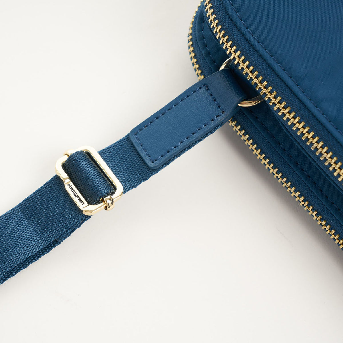 Attraction Two-Compartment Crossover|Charm Collection|Hedgren