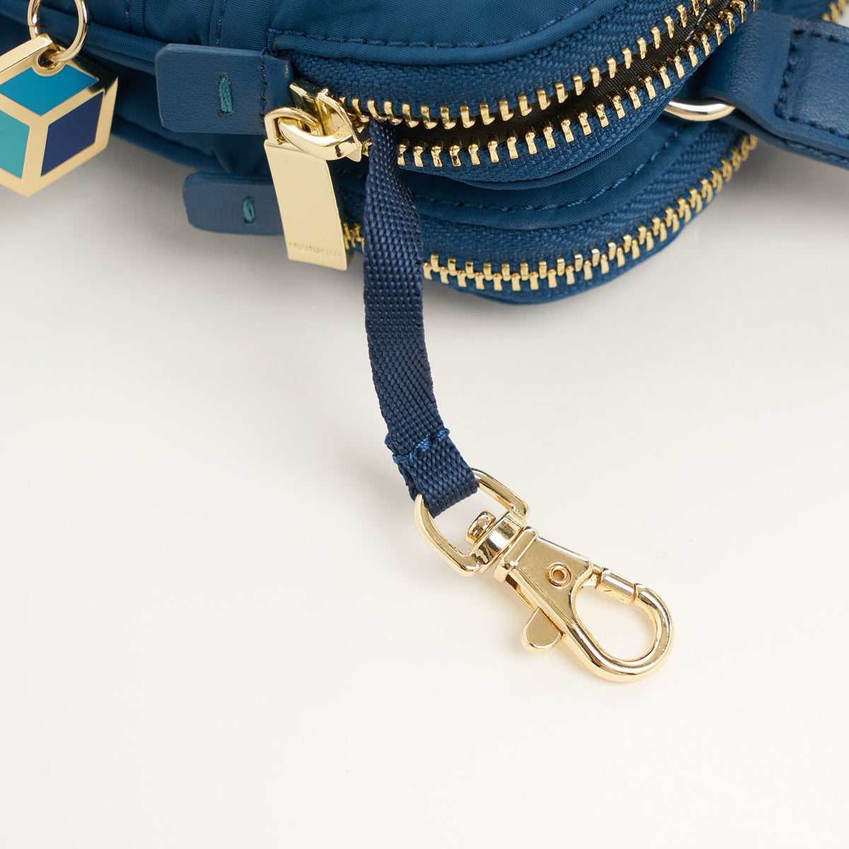 Attraction Two-Compartment Crossover|Charm Collection|Hedgren