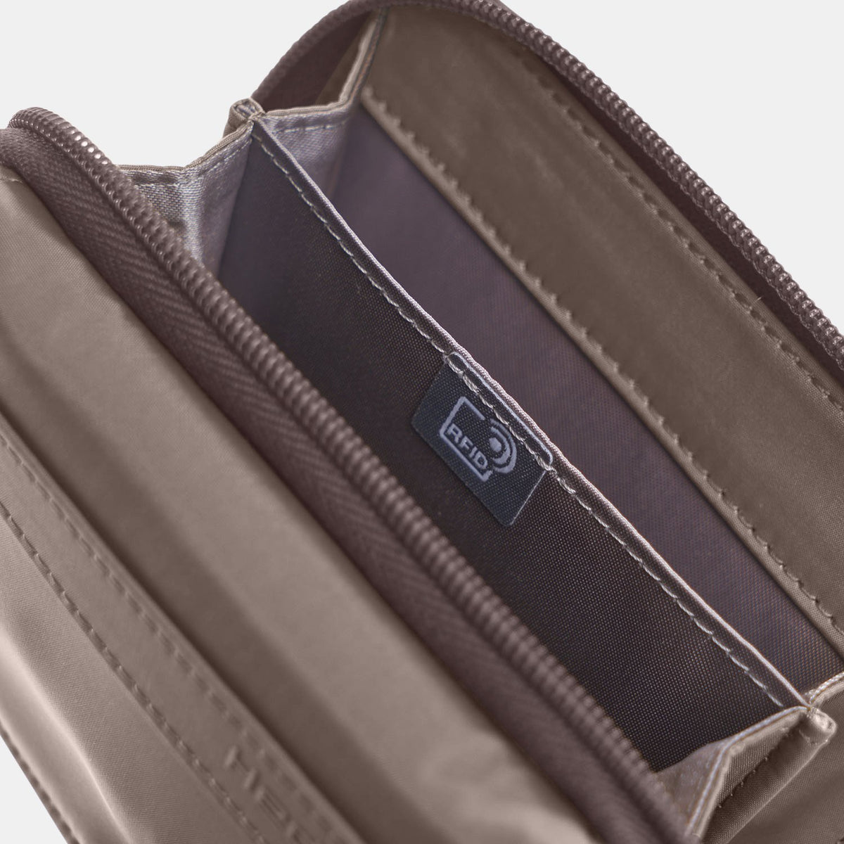 Hedgren YEN Zipper Purse With Flap RFID