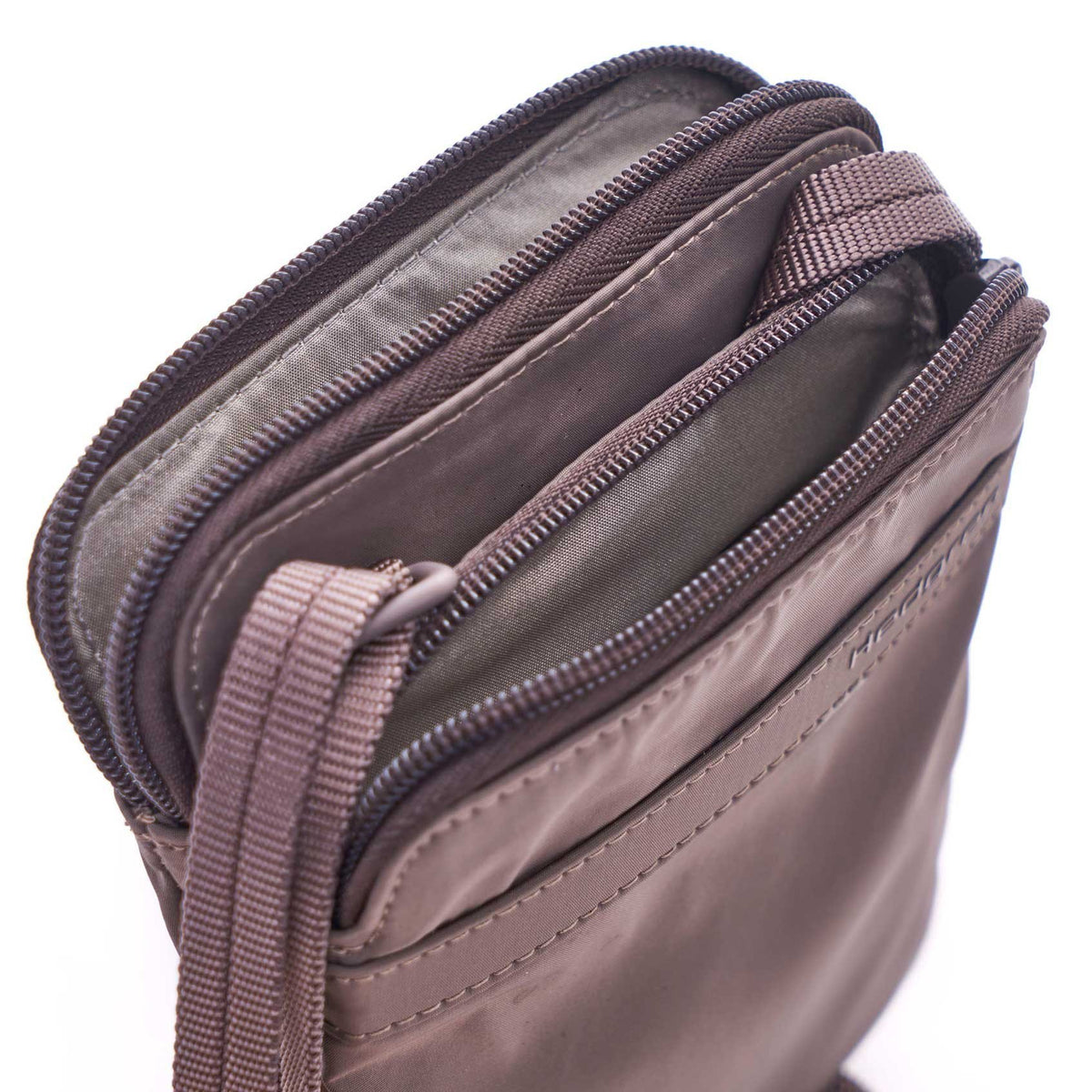Hedgren Follis Passport Holder RUPEE