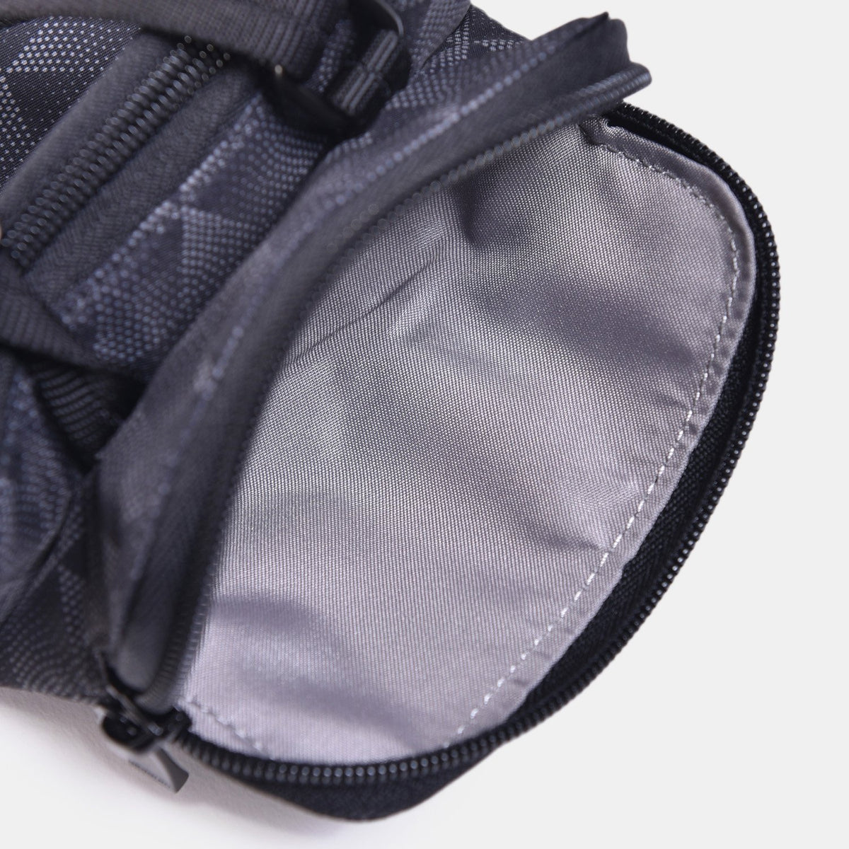 Hedgren RUPEE Passport Holder RFID