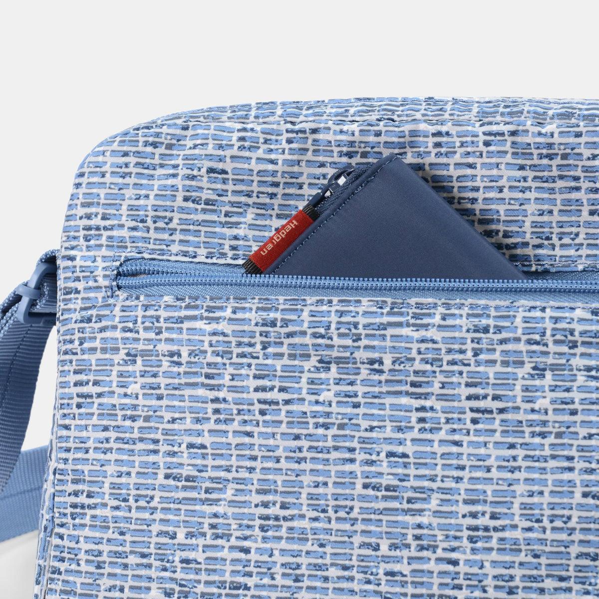 METRO Multi Compartment Crossover RFID