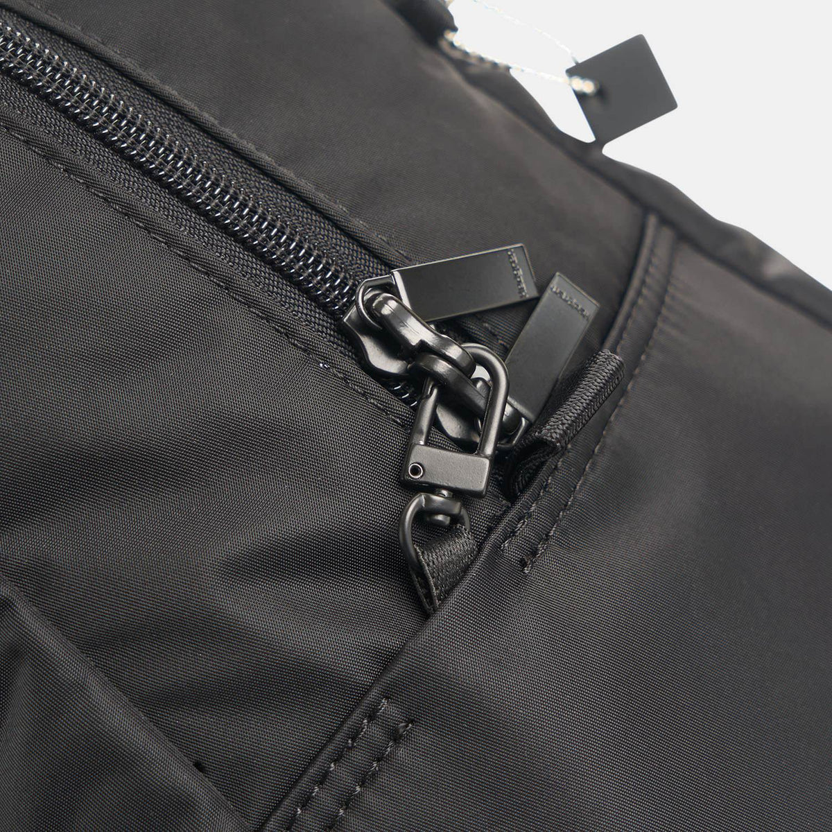 Hedgren STROLL Duffle Bag With Security Hook