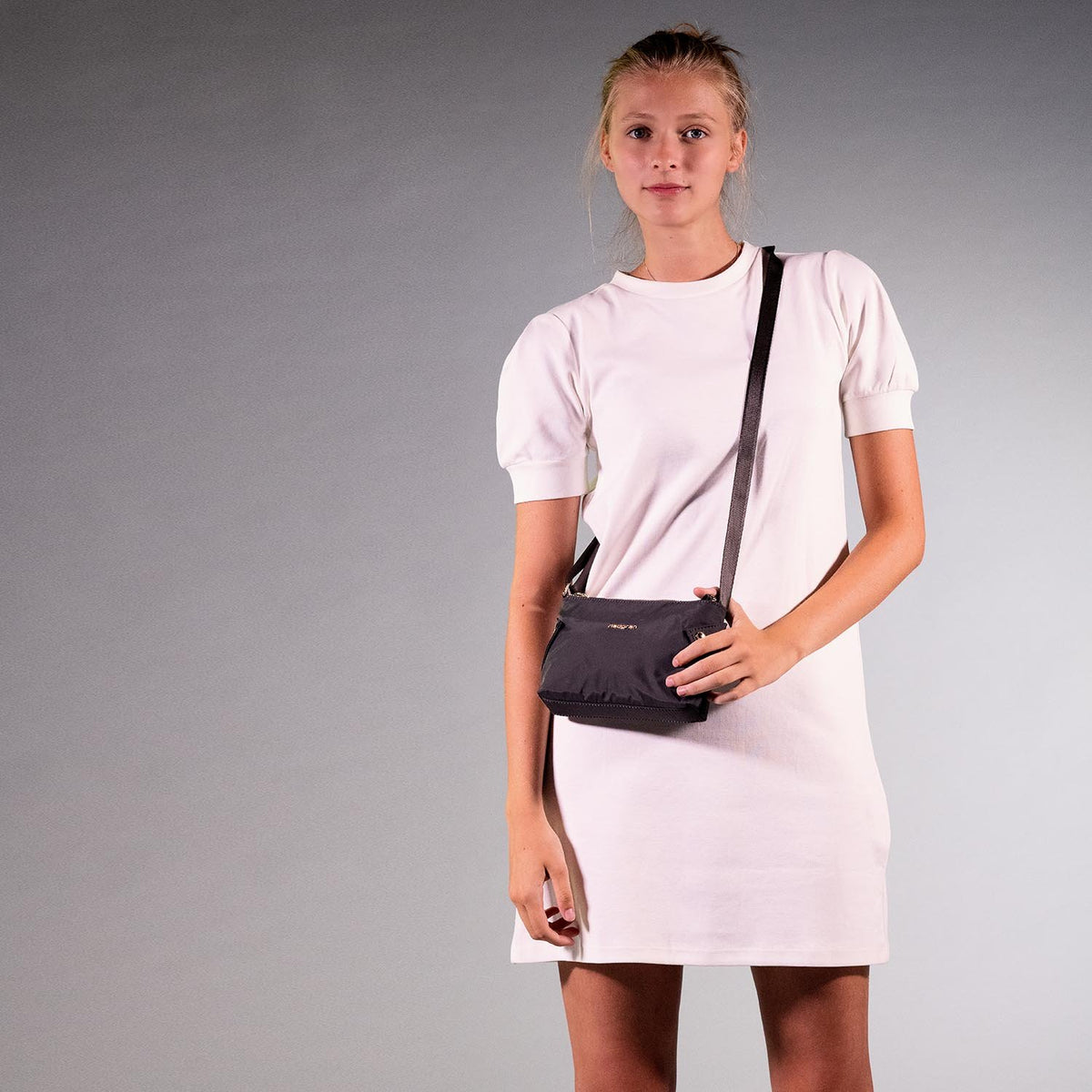 Triangular Premium Small Crossover Bag|Prisma Collection|Hedgren