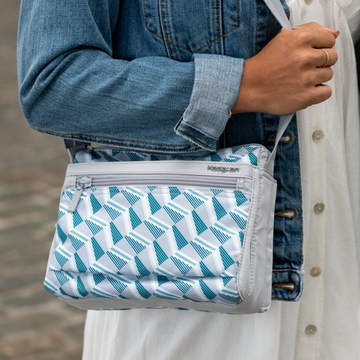 EYE Shoulder Bag RFID
