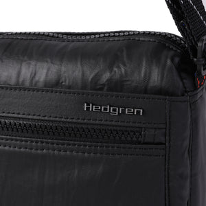 Hedgren Eye M Shoulder Bag Medium Rfid Creased Black/Coral