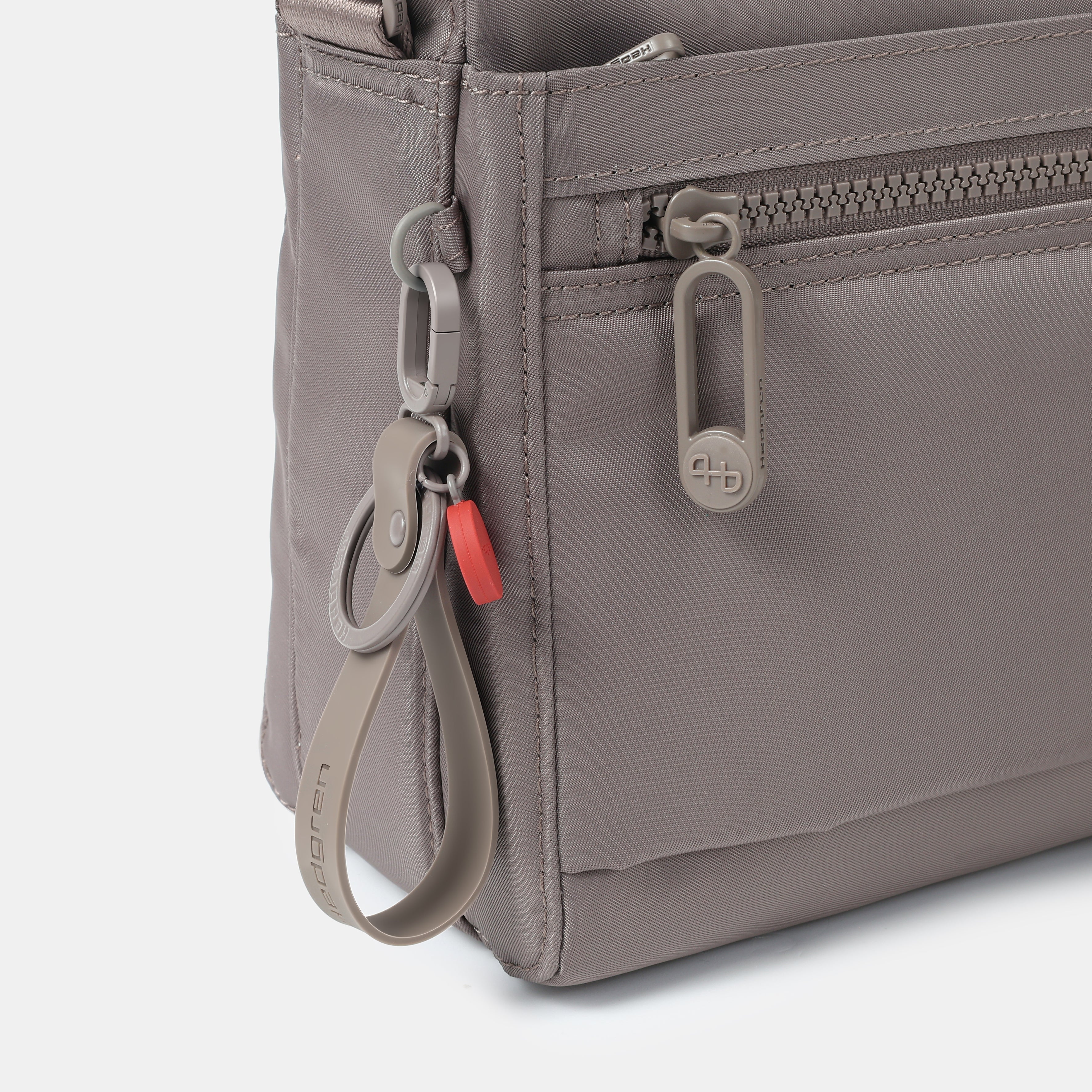 EYE Medium | Crossbody M + RFID | 100% Recycled RPET