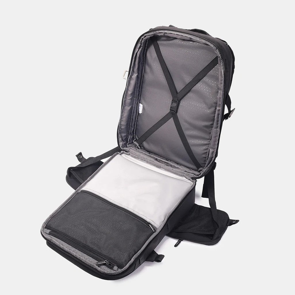Hedgren Suburbanite Backpack + Raincover + RFID \ Black Eco
