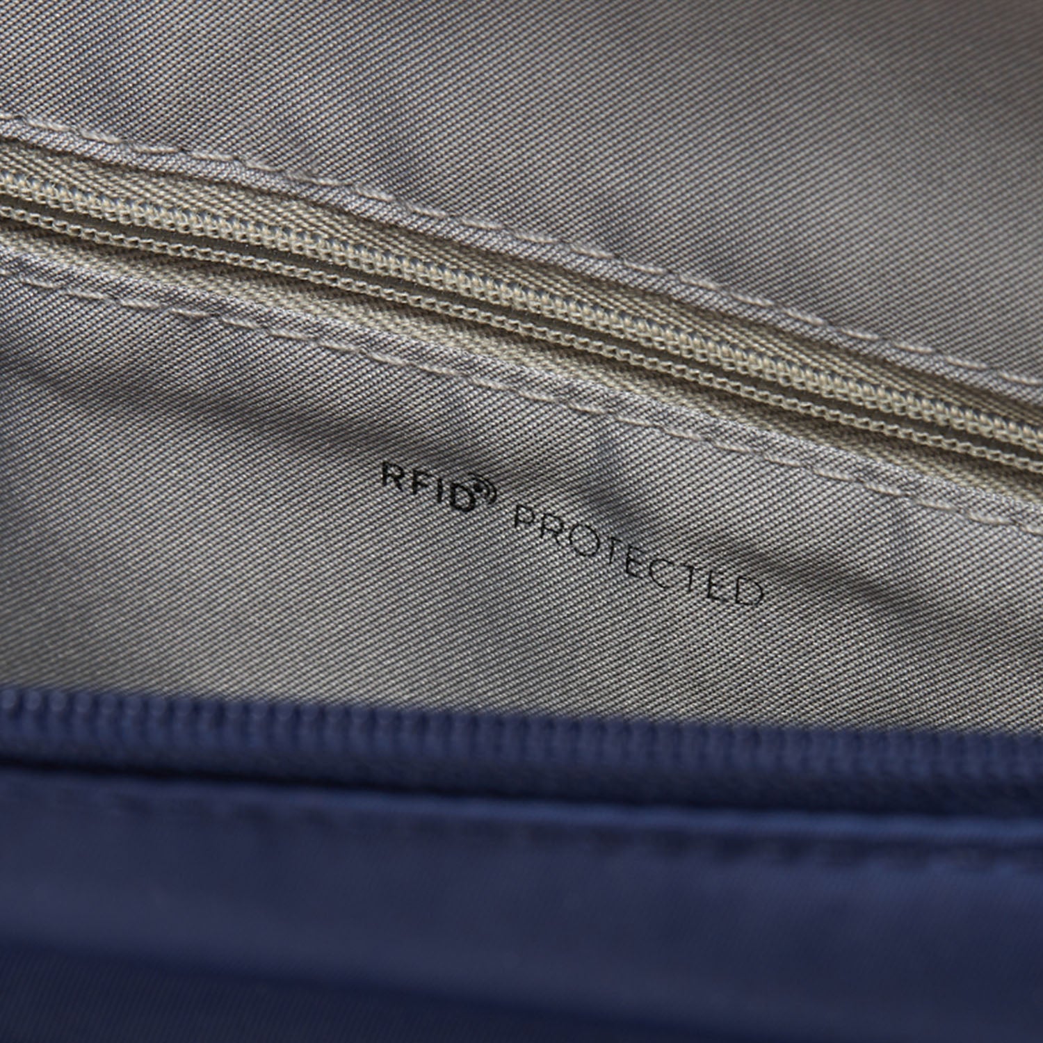 EYE M | SHOULDER BAG