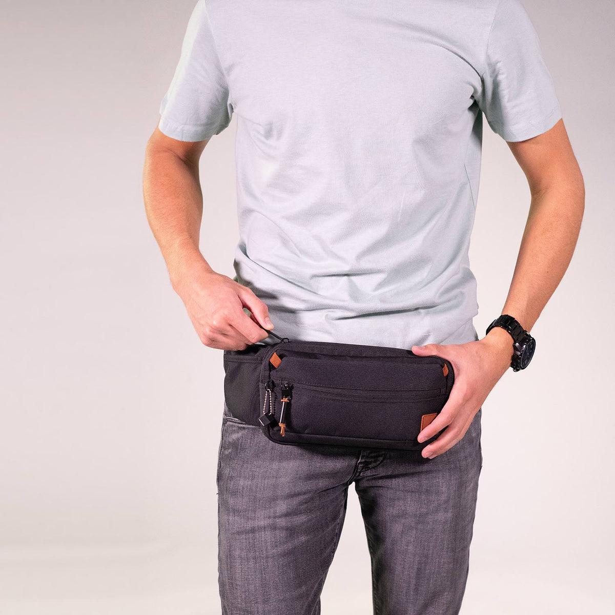Hedgren COAST Waistpack with RFID