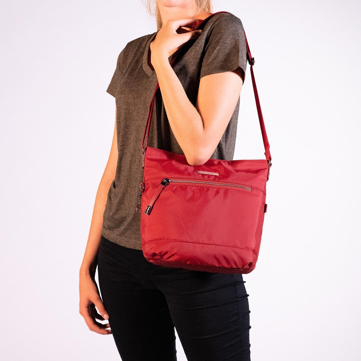 Women’s Source Large Vertical Crossover|Aura Collection|Hedgren