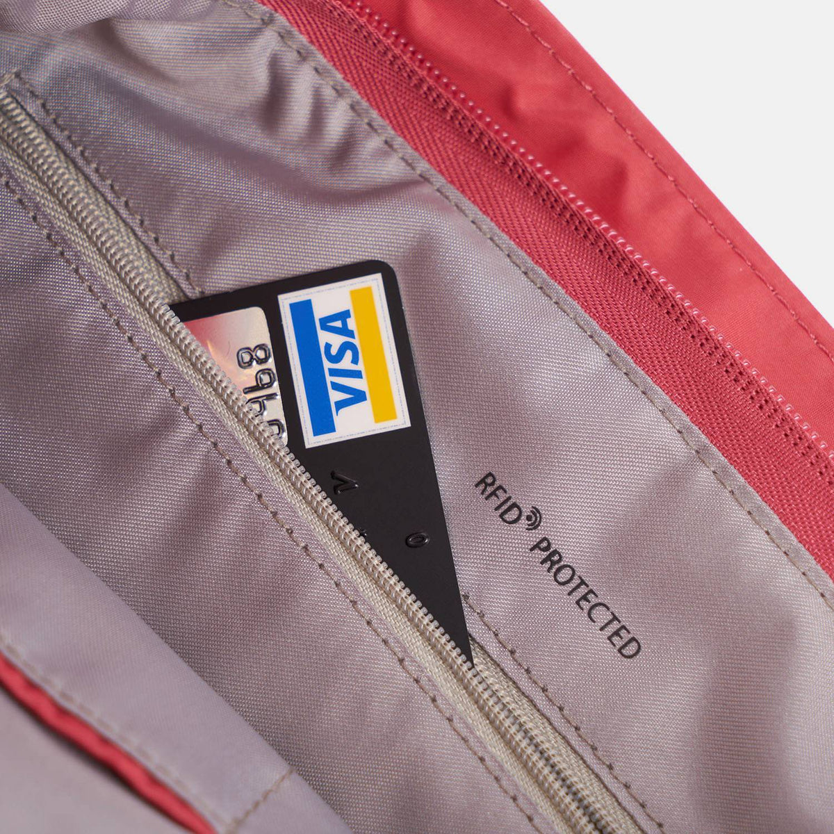 Hedgren SOURCE Large Vertical Crossover RFID