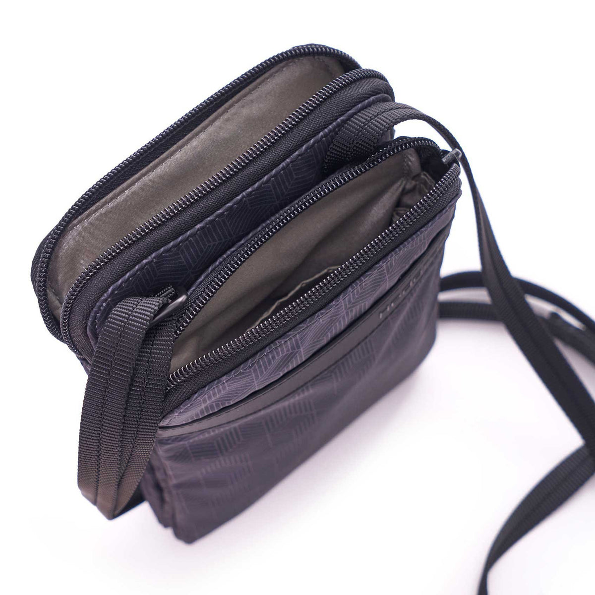 Hedgren Follis Passport Holder RUPEE