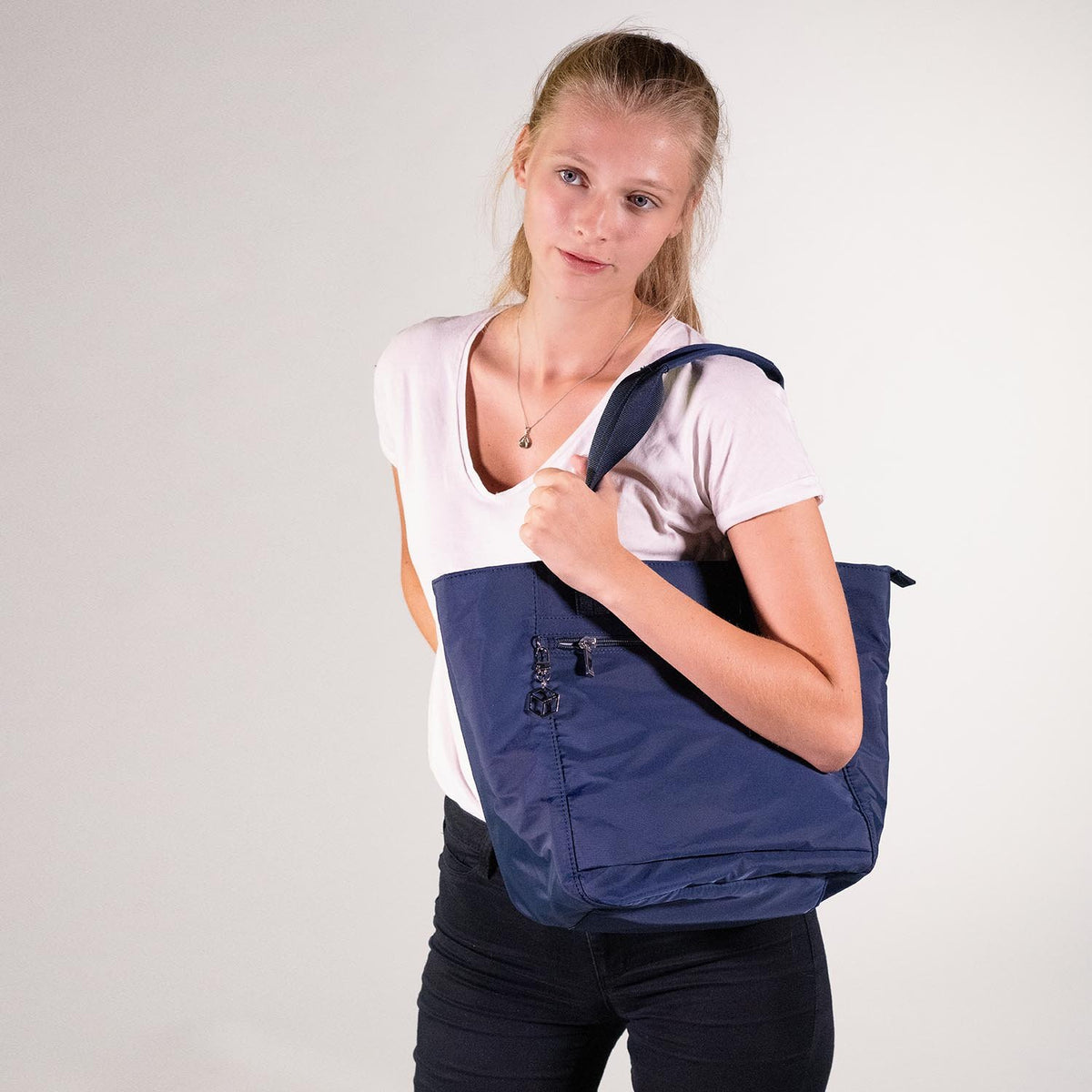 Women’s Meagan Medium Tote Bag|Inner City Collection|Hedgren
