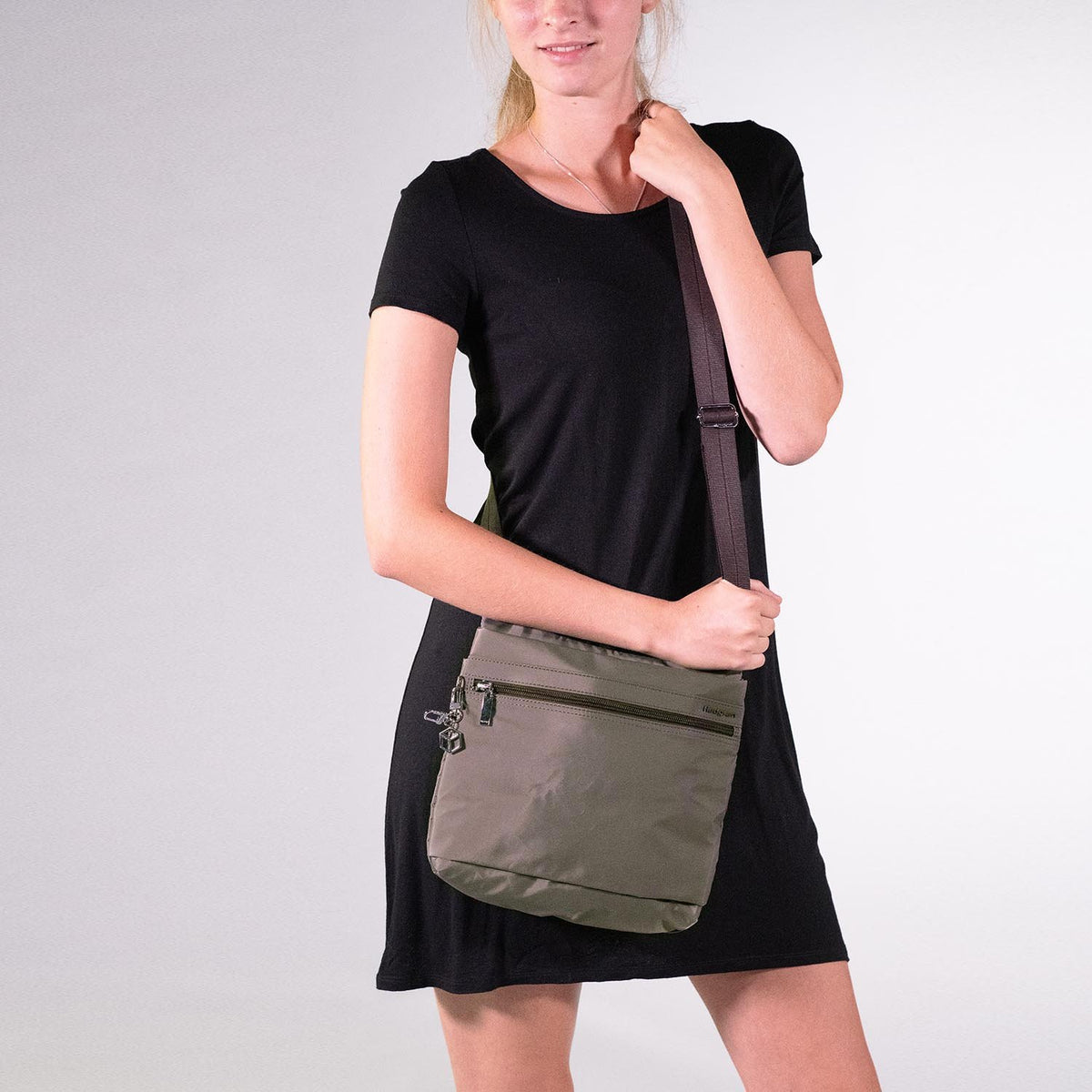 Women’s Faith Flat Crossover Bag|Inner City Collection|Hedgren
