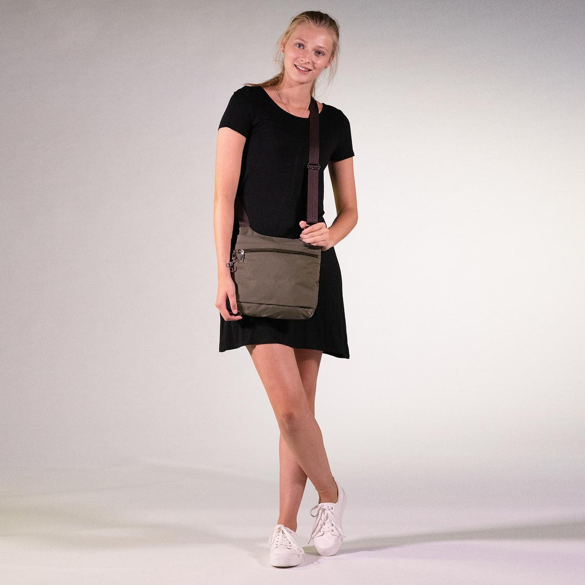Women’s Faith Flat Crossover Bag|Inner City Collection|Hedgren