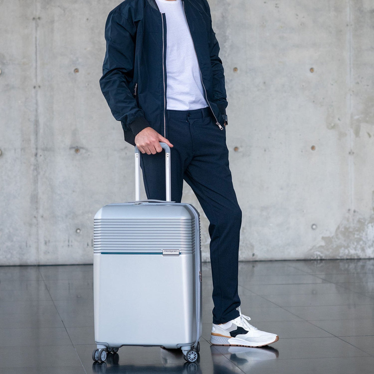 STRIPE M 24"/66cm Expandable Spinner Trolley