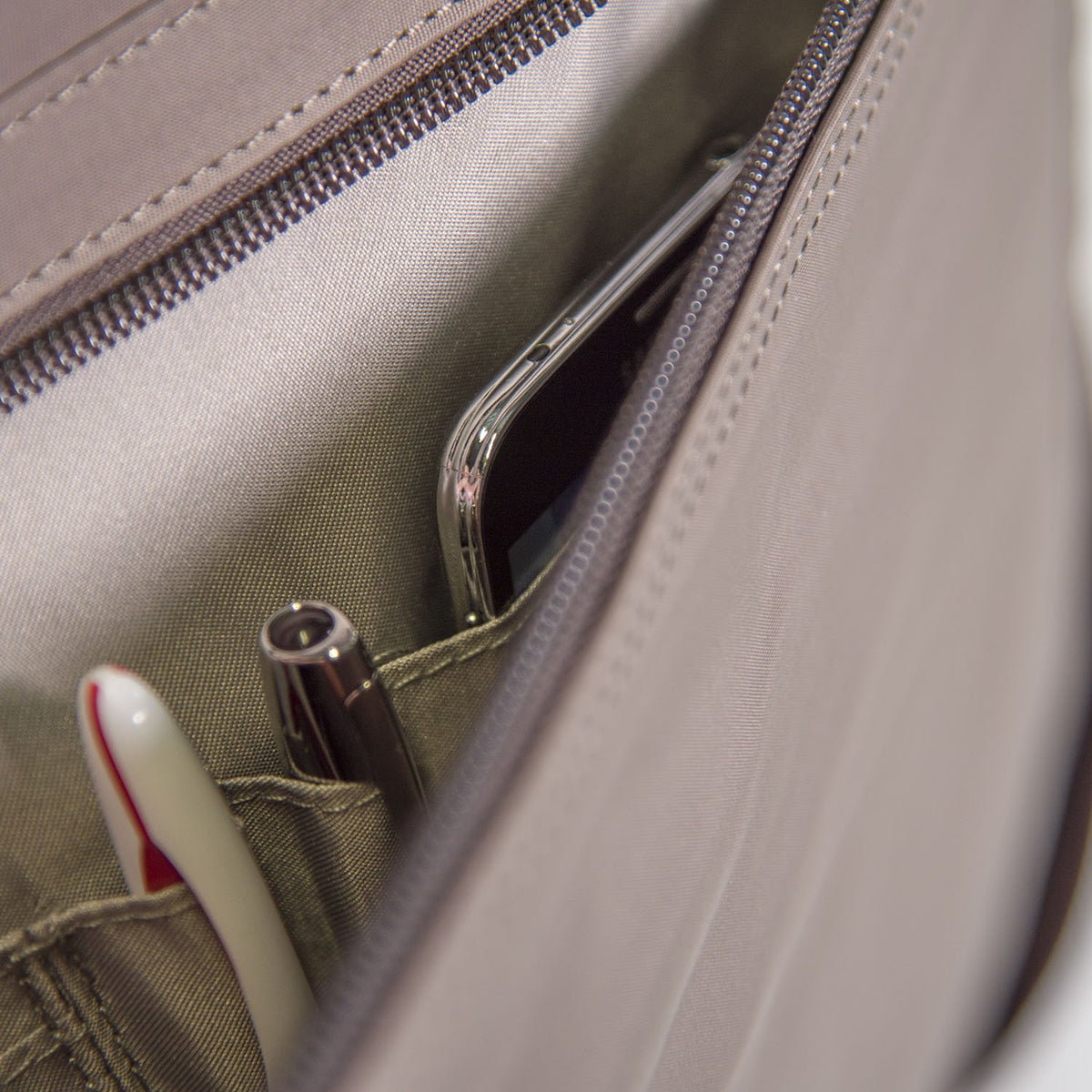 Hedgren ESSENCE Business Bag 15" RFID